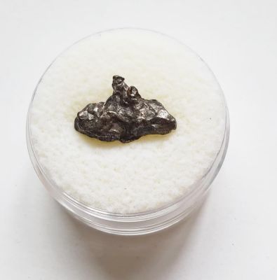 Iron meteorite (approx. 1 cm)